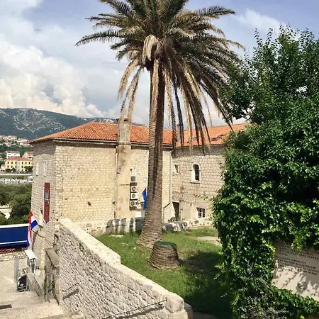 Palace * Rab Town