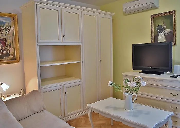 Palace Apartman Rab Town