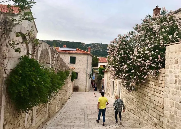 Palace Apartman Rab Town